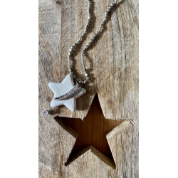 Collier étoile blanche et perles grises